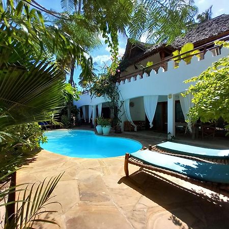 Moyo Apartment Pwani Mchangani Esterno foto
